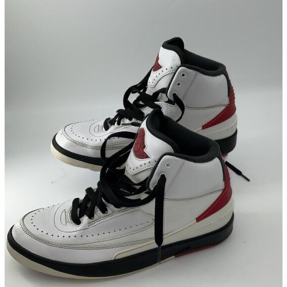 Air Jordan 2 Retro GS 'Chicago' (Size 7Y) - Picture 3 of 7